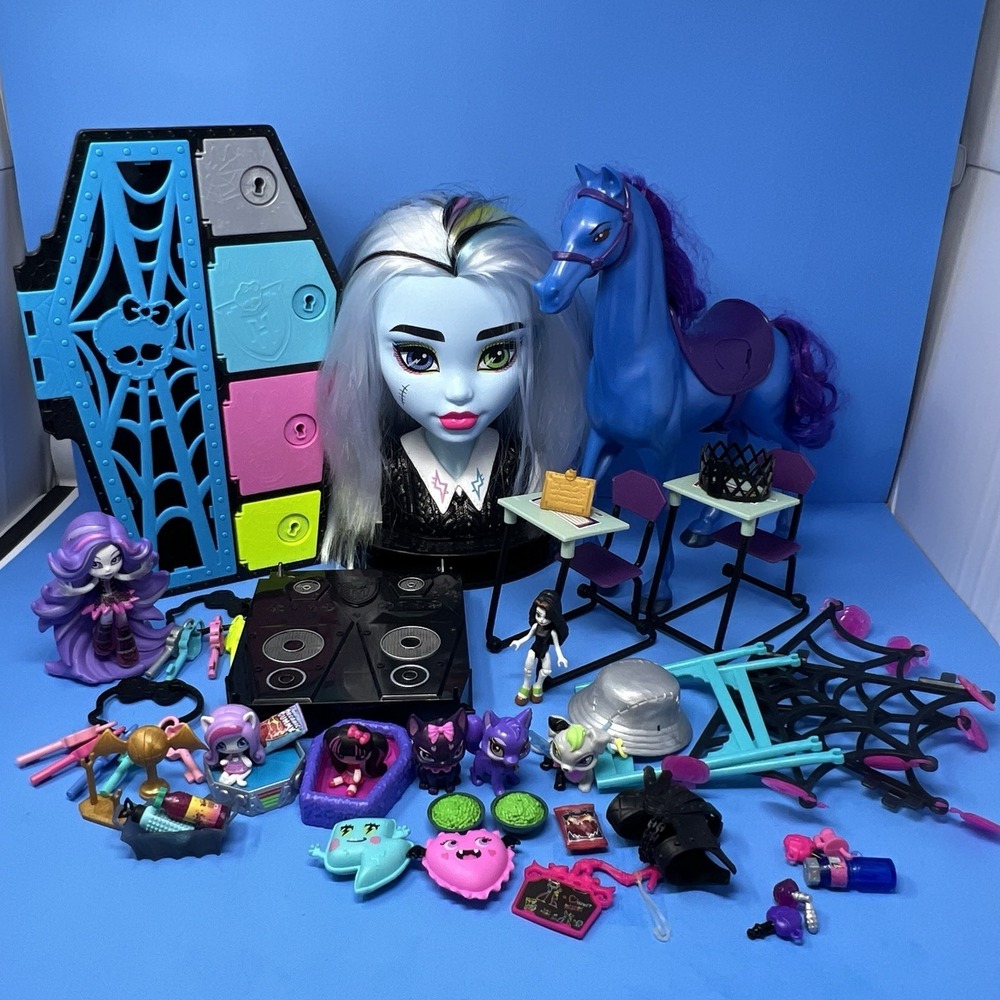 Monster High Accessories Lot Styling Head Skulltimate Case Nightmare Horse Toys